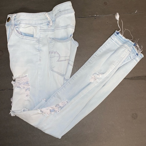 American Eagle Outfitters Size 2 Hi-Rise Jegging Super Super Stretch Distress - Picture 1 of 16